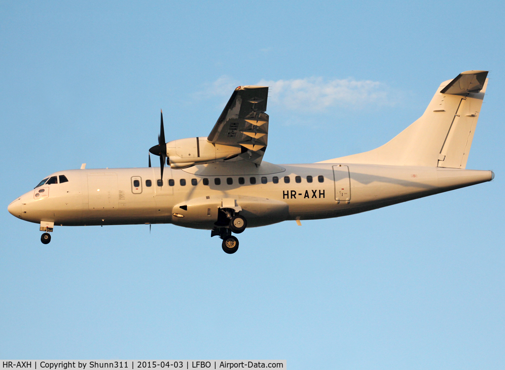 HR-AXH, 1992 ATR 42-300 C/N 291, Landing rwy 32L in all white c/s without titles... Returned to lessor and stored @ LFBO