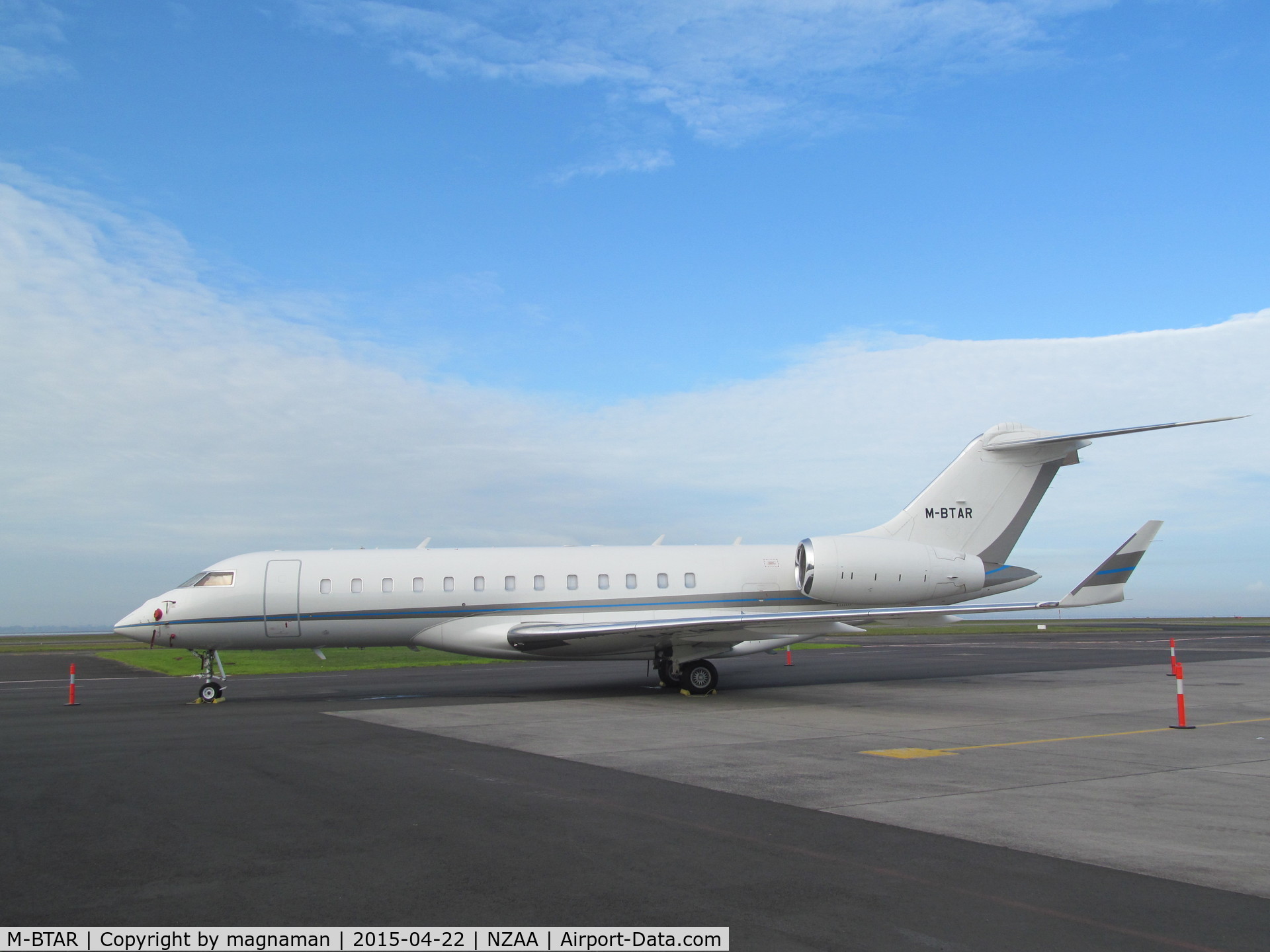 M-BTAR, 2007 Bombardier BD-700-1A10 Global Express C/N 9250, At AKL in from oz.