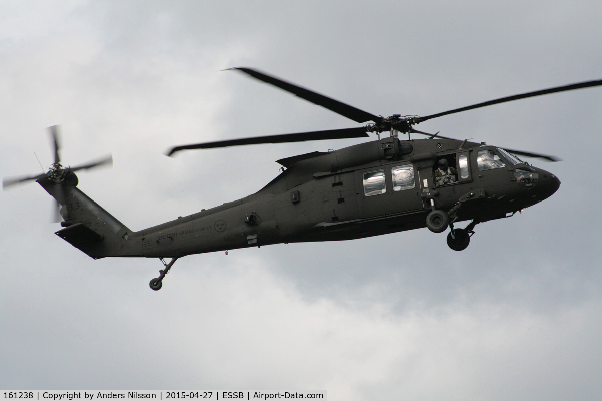 161238, Sikorsky Hkp16A Black Hawk (UH-60M) C/N 11-27233, On short final runway 12.
