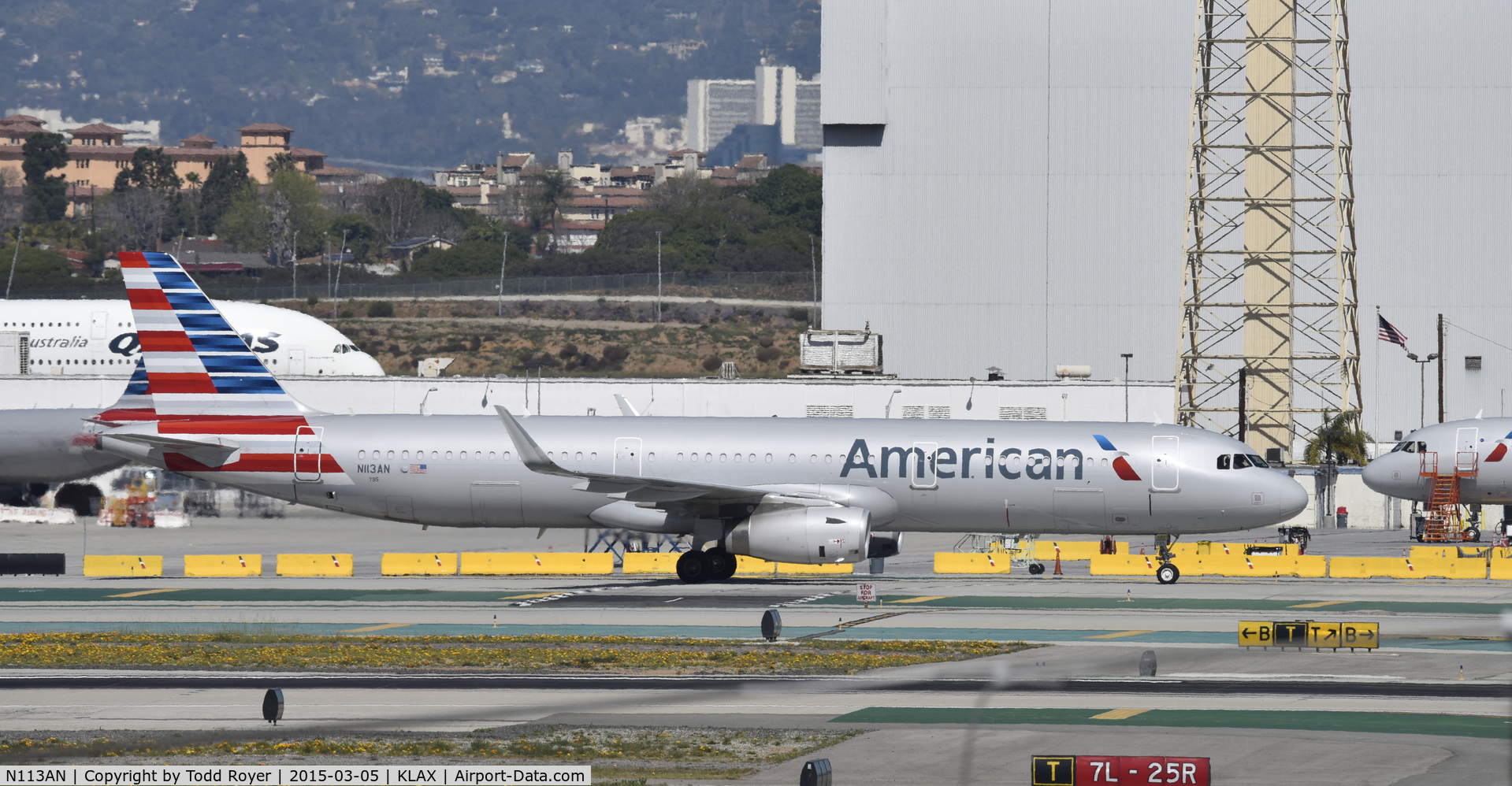N113AN, 2014 Airbus A321-231 C/N 6020, Taxiing o gate at LAX