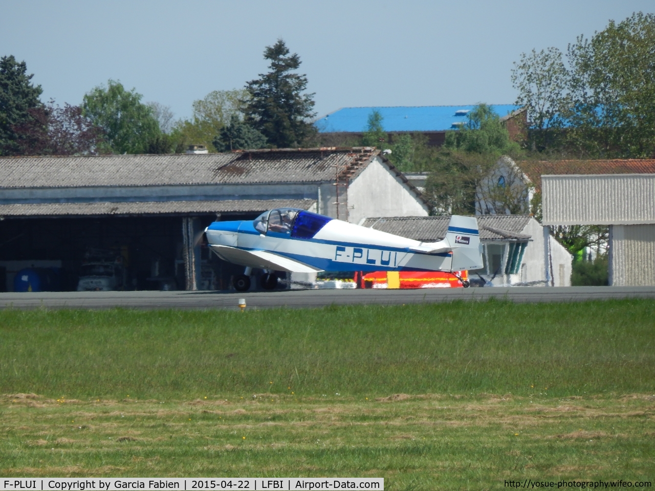 F-PLUI, Jodel D-119 C/N 1226, The Jodel 119 F-PLUI on the runway of the airport of Poitiers-Biard (LFBI), France.