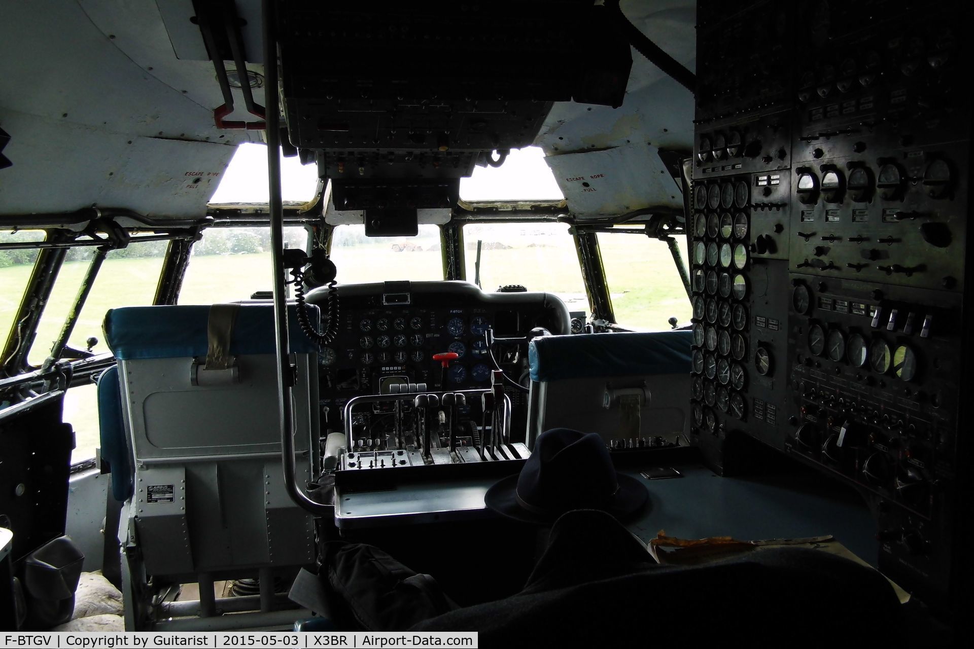 F-BTGV, Aero Spacelines 377SGT Super Guppy Turbine C/N 0001, Cockpit of a Guppy