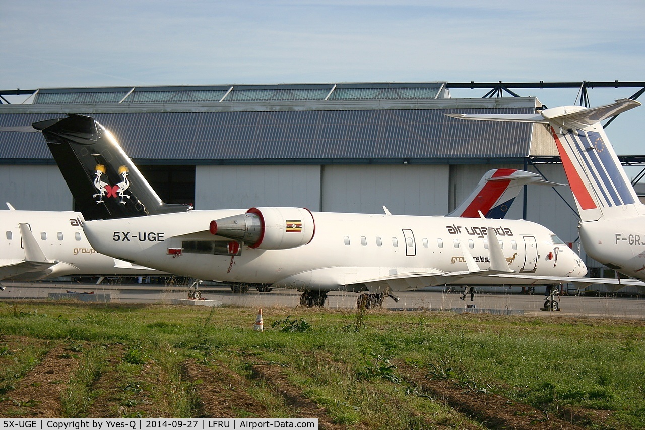 5X-UGE, 1999 Canadair CRJ-200ER (CL-600-2B19) C/N 7356, Canadair Regional Jet CRJ-200ER, BritAir parking area, Morlaix-Ploujean airport (LFRU-MXN)