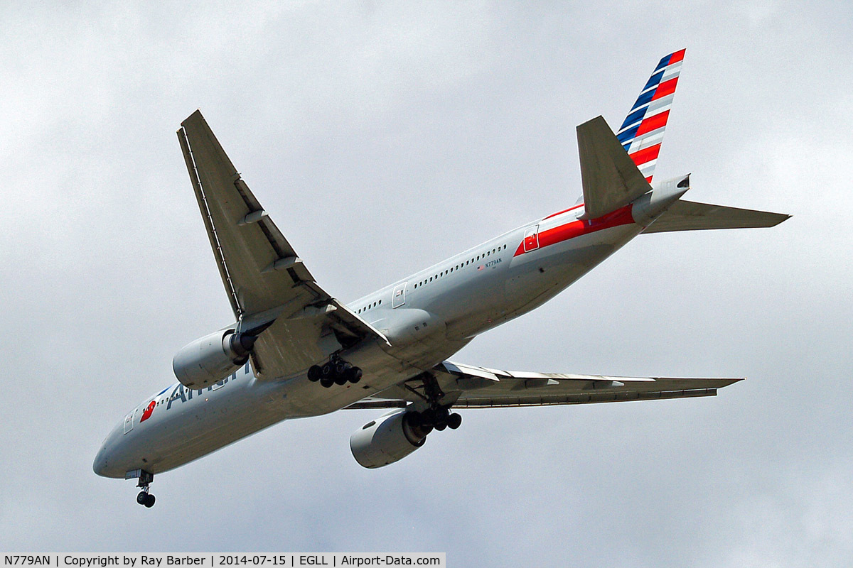 N779AN, 1999 Boeing 777-223 C/N 29955, Boeing 777-223ER [29955] (American Airlines) Home~G 15/07/2014. On approach 27R.