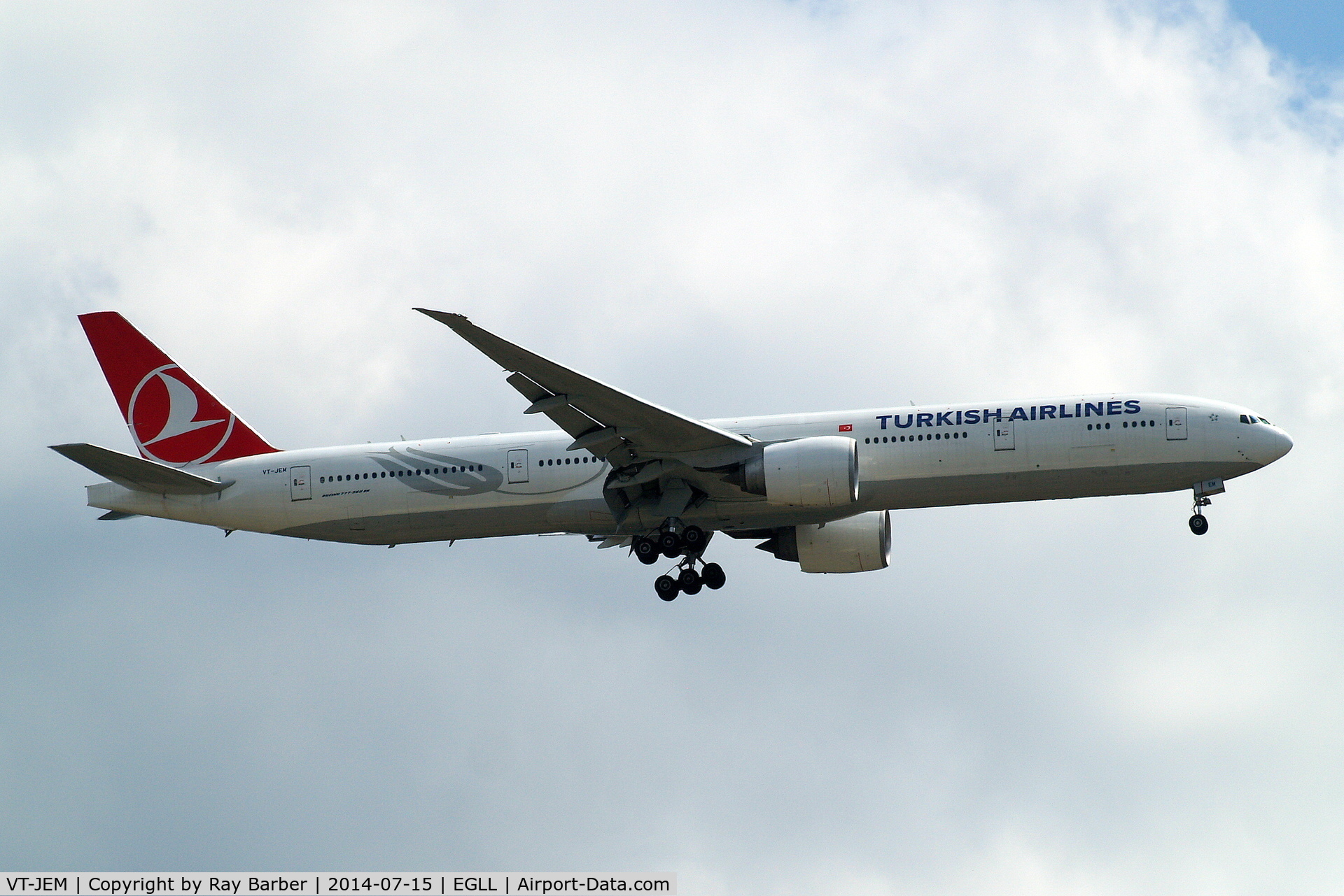 VT-JEM, 2007 Boeing 777-35R/ER C/N 35162, Boeing 777-35RER [35162] (Turkish Airlines) Home~G 15/07/2014. On approach 27L.