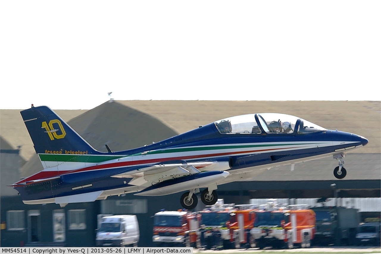 MM54514, Aermacchi MB-339PAN C/N 6735/130/AA062, Italian Air Force Aermacchi MB-339PAN, Number 10 in may 2013, Frecce Tricolori Aerobatic Team, Take off rwy 34, Salon De Provence Air Base 701 (LFMY)
