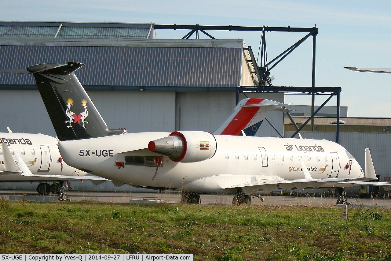 5X-UGE, 1999 Canadair CRJ-200ER (CL-600-2B19) C/N 7356, Canadair Regional Jet CRJ-200ER, BritAir parking area, Morlaix-Ploujean airport (LFRU-MXN)