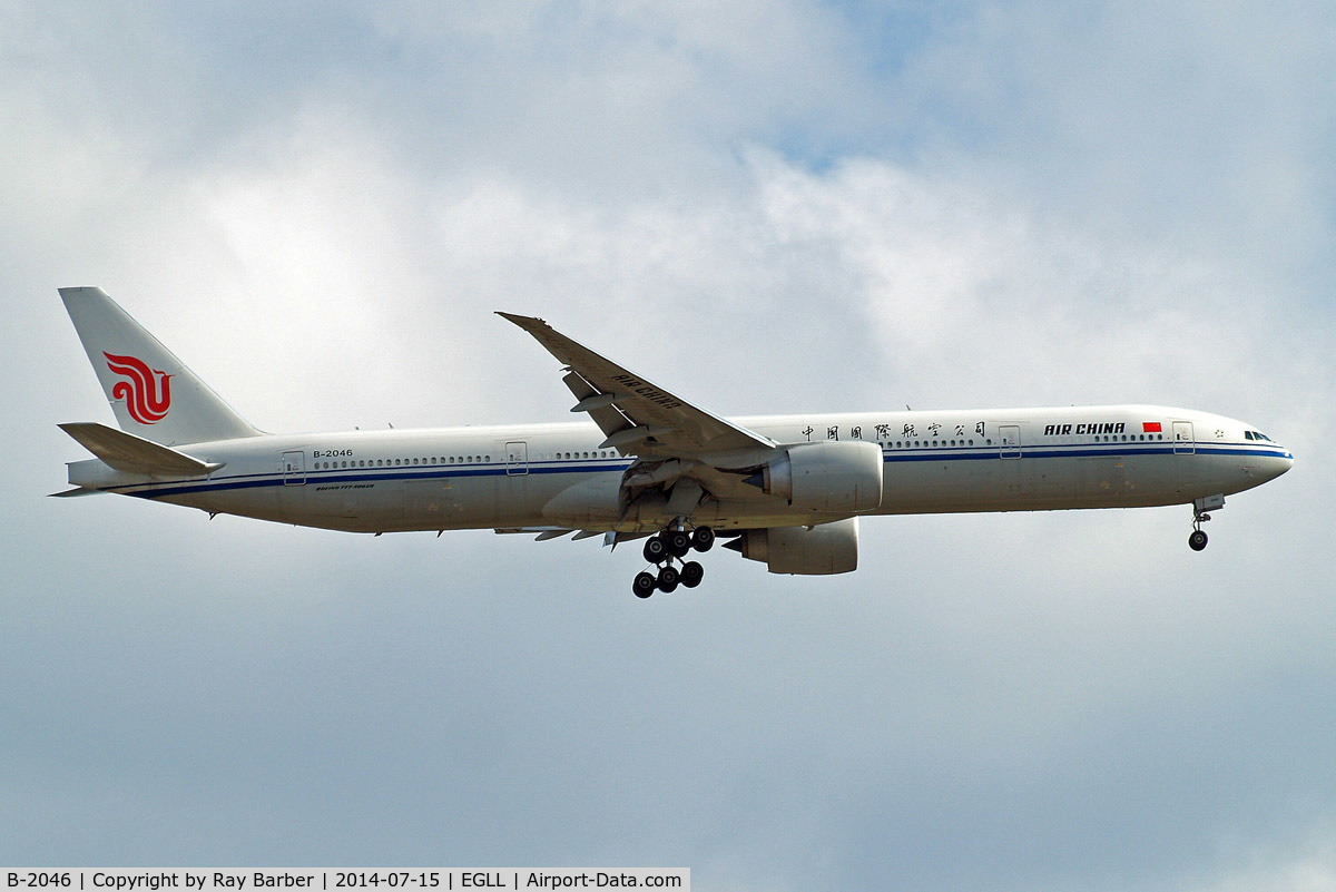 B-2046, 2013 Boeing 777-39L/ER C/N 41442, Boeing 777-39LER [41442] (Air China) Home~G 15/07/2014. On approach 27L.