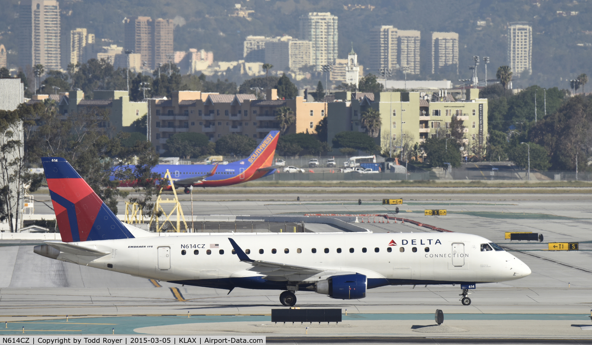 N614CZ, 2008 Embraer 175LR (ERJ-170-200LR) C/N 17000205, Taxiing to gate at LAX
