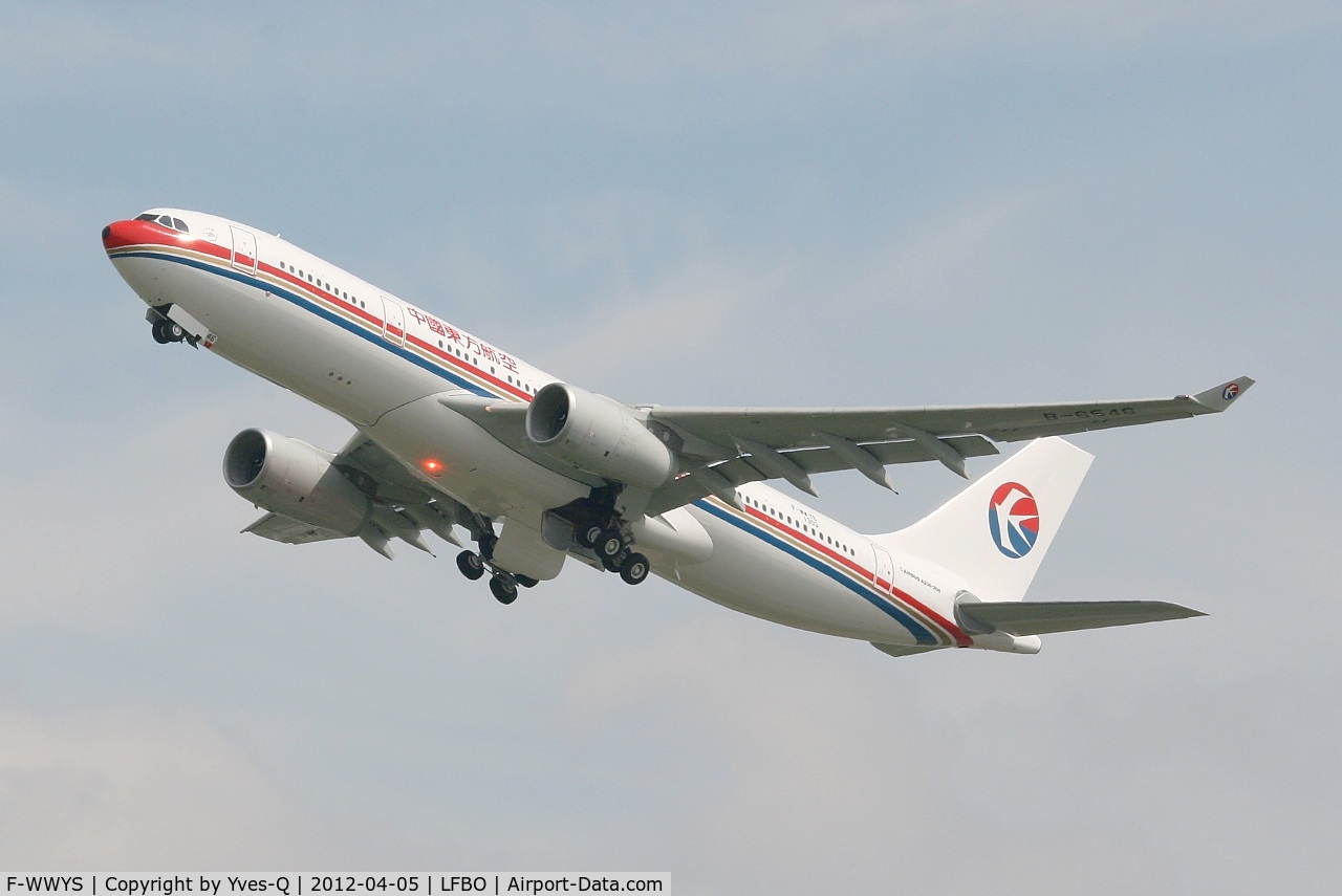 F-WWYS, 2012 Airbus A330-243 C/N 1303, Airbus A330-243, Take off rwy 32R, Toulouse Blagnac Airport (LFBO-TLS)