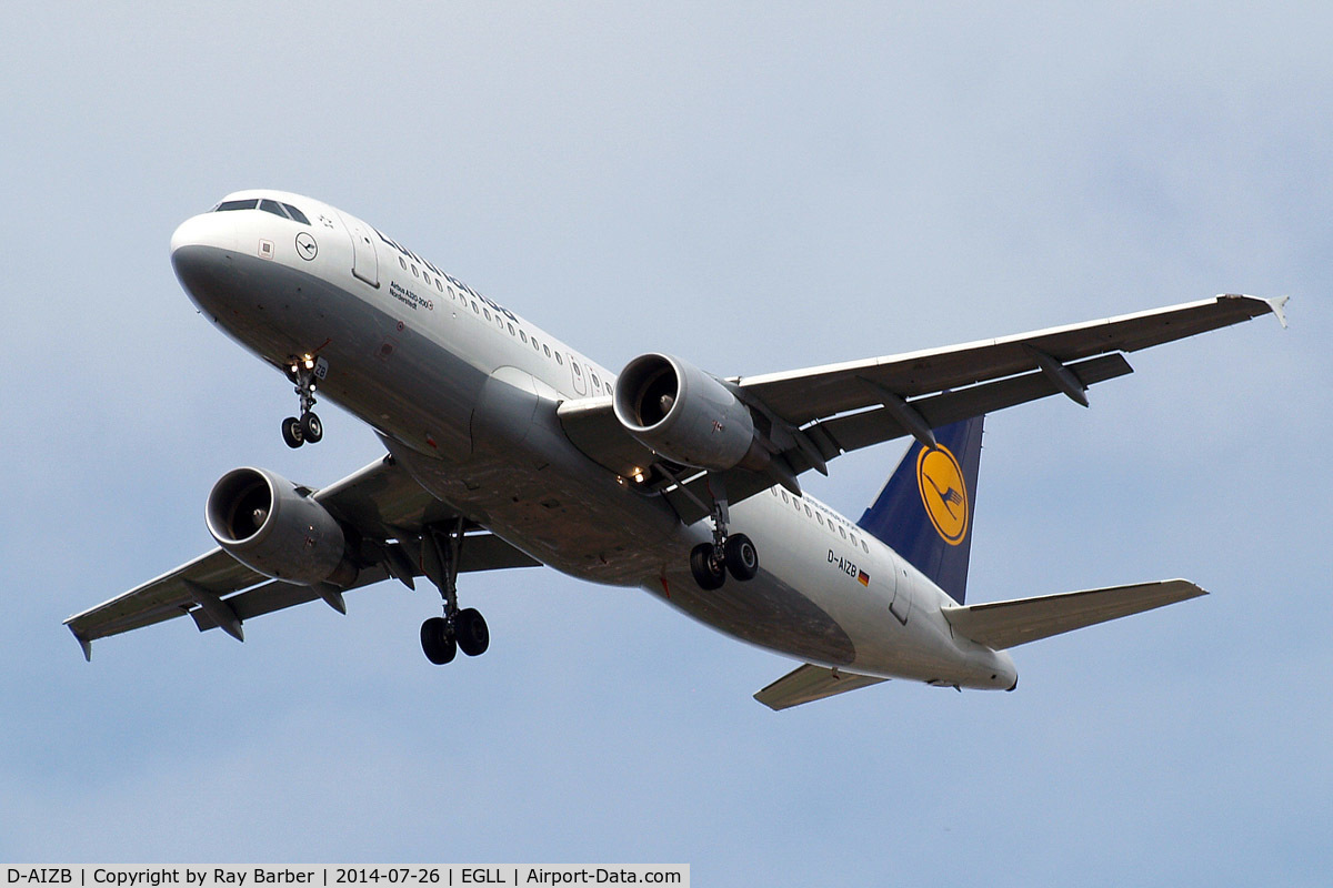 D-AIZB, 2009 Airbus A320-214 C/N 4120, Airbus A320-214 [4120] (Lufthansa) Home~G 26/07/2014. On approach 27R.