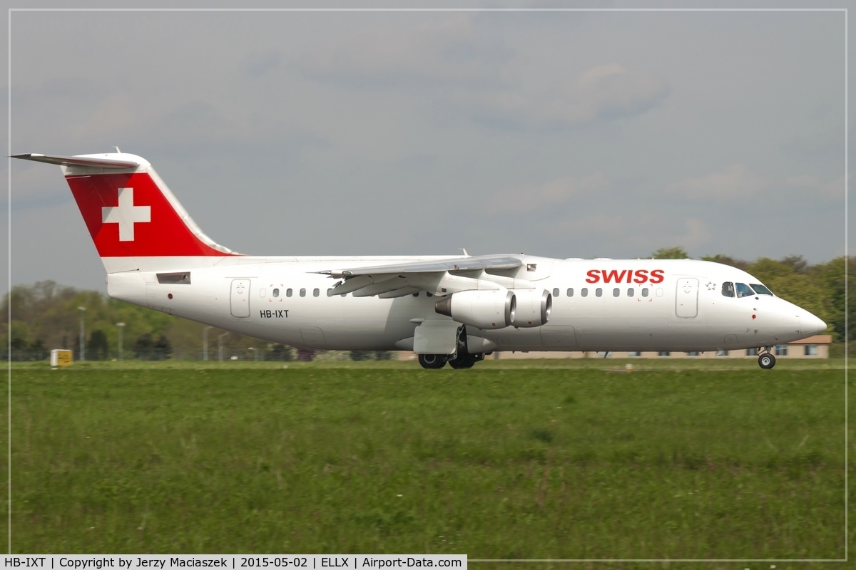 HB-IXT, 1995 British Aerospace Avro 146-RJ100 C/N E3259, Avro 146 RJ-100