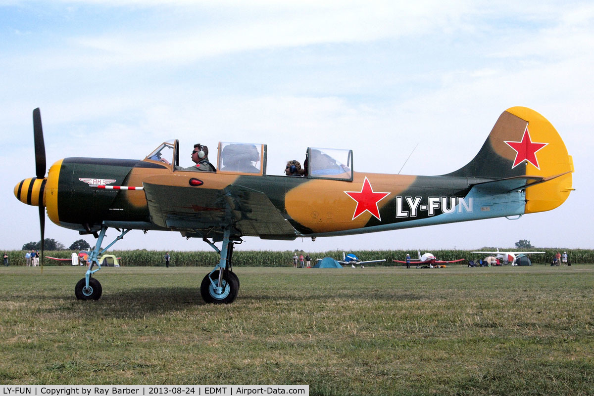 LY-FUN, 1986 Yakovlev Yak-52 C/N 867211, Yakovlev Yak-52 [867211] Tannheim~D 24/08/2013