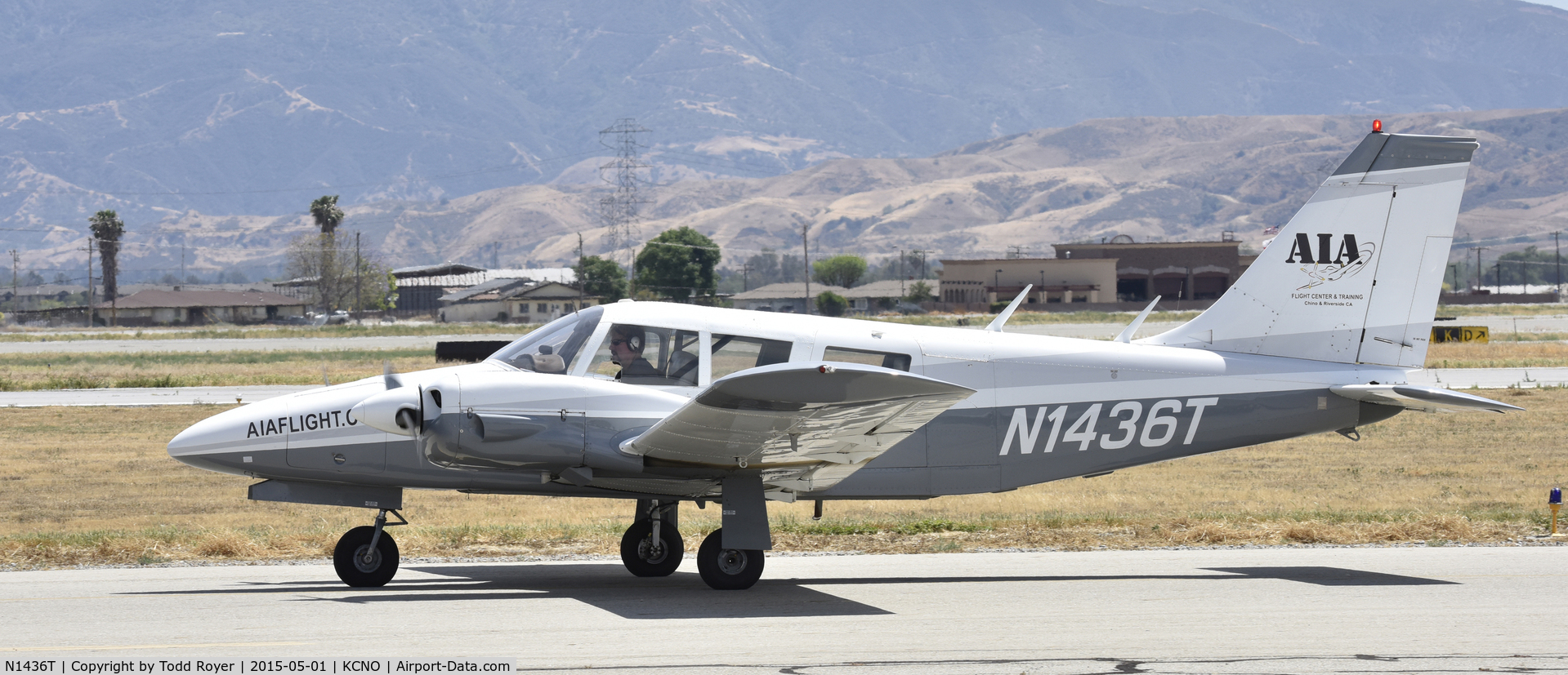 N1436T, 1972 Piper PA-34-200 Seneca C/N 34-7250317, Taxiing for departure at Chino