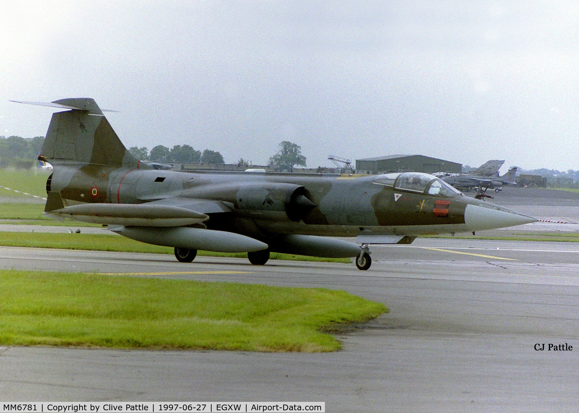 MM6781, Aeritalia F-104S-ASA Starfighter C/N 1081, Taxy to static display area at Waddington for the airshow 1997