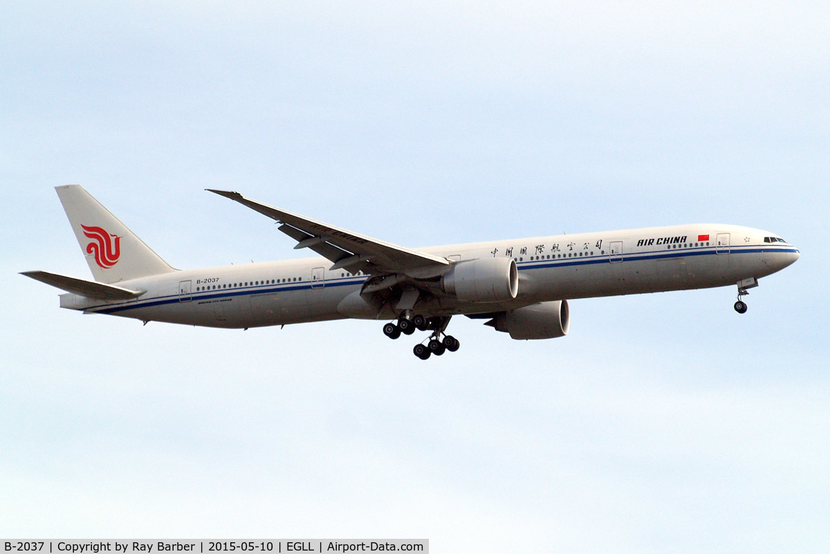 B-2037, 2013 Boeing 777-39L/ER C/N 38677, Boeing 777-39LER [38677] (Air China) Home~G 10/05/2015. On approach 27L.