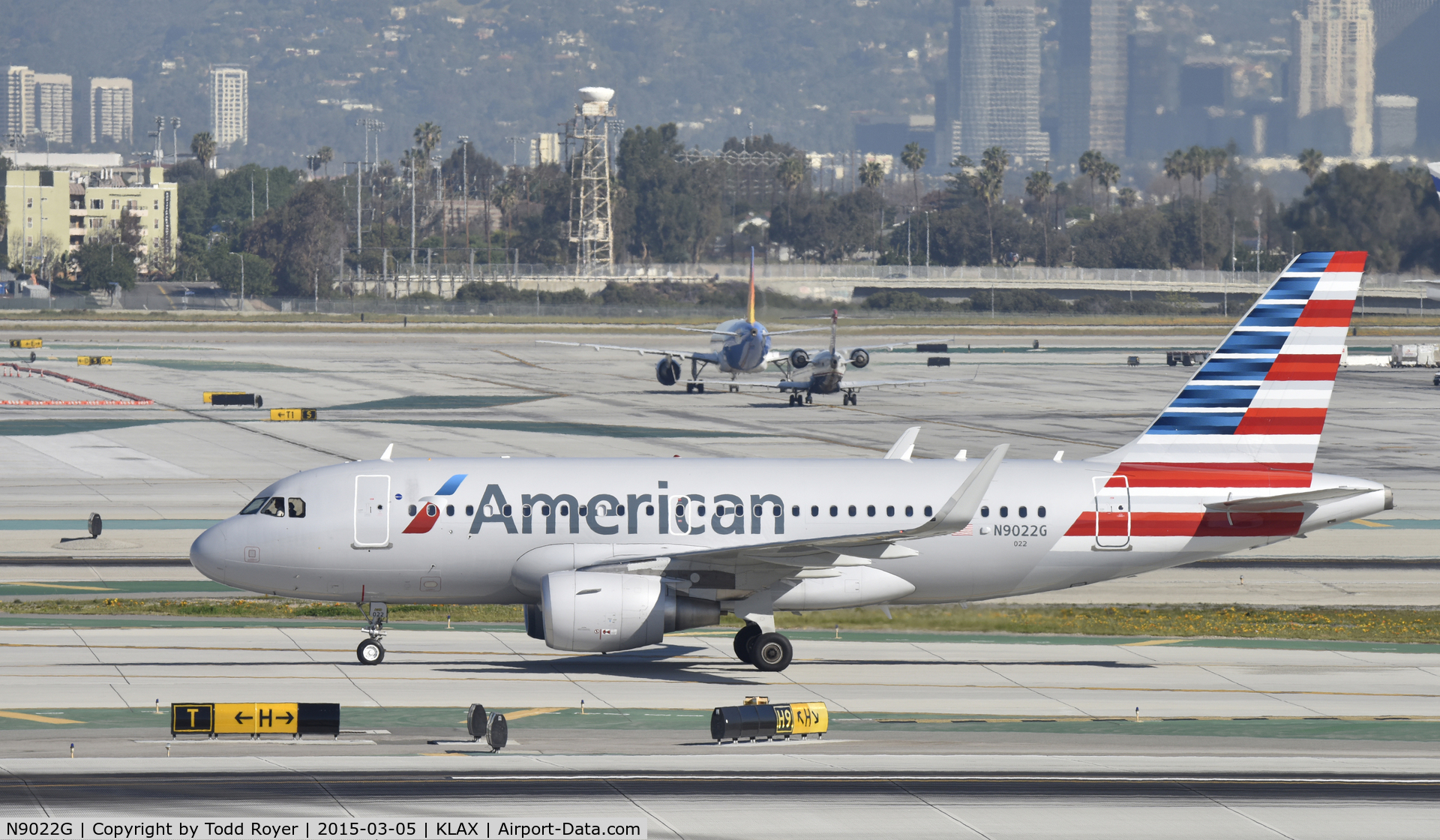 N9022G, 2014 Airbus A319-112 C/N 6310, Taxiing at LAX