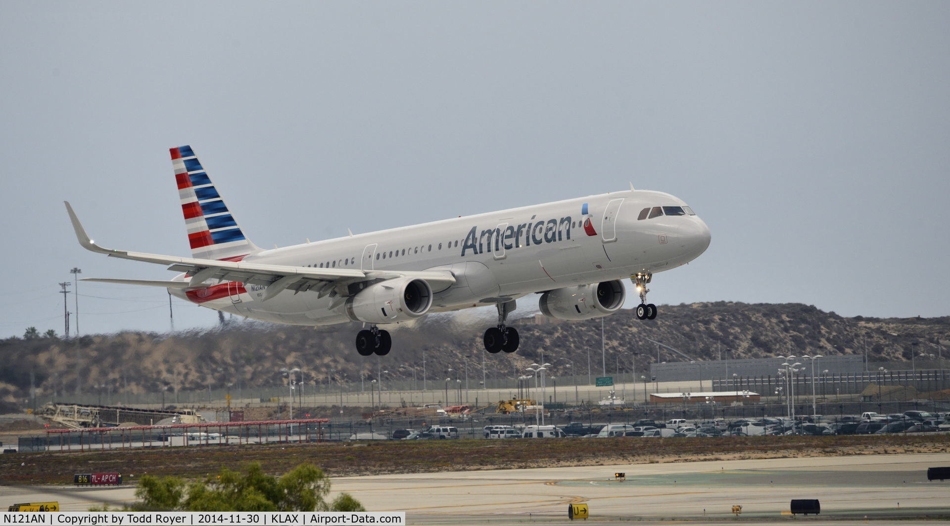 N121AN, 2014 Airbus A321-231 C/N 6238, Landing at LAX on 7R