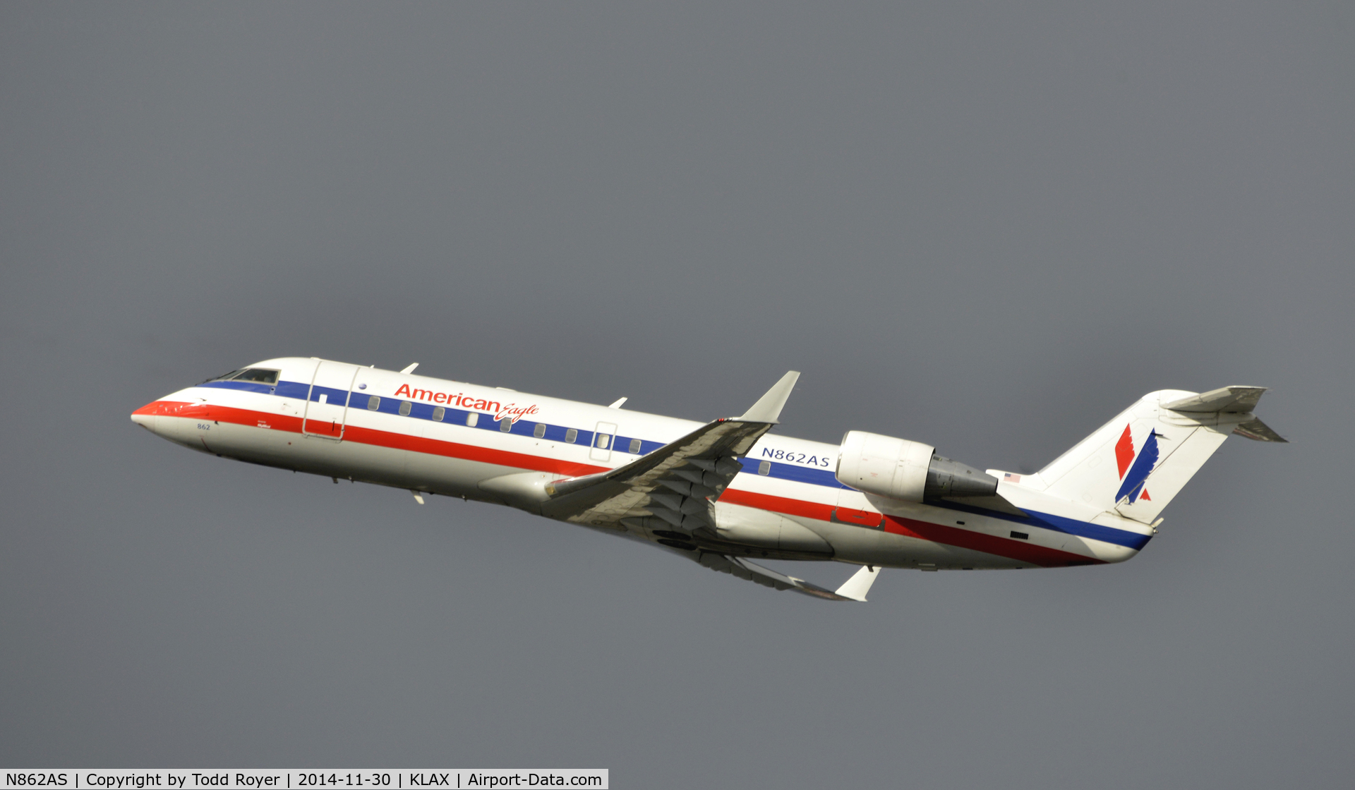 N862AS, 2001 Bombardier CRJ-200ER (CL-600-2B19) C/N 7476, Departing LAX