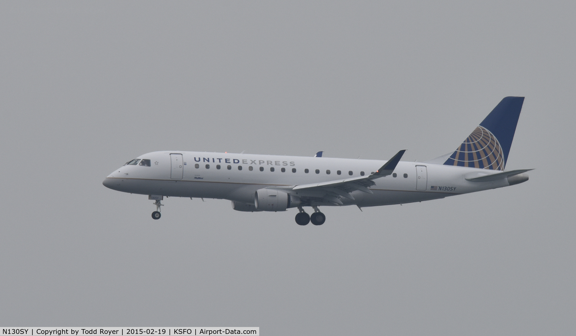 N130SY, 2015 Embraer 175LR (ERJ-170-200LR) C/N 17000449, Landing at SFO