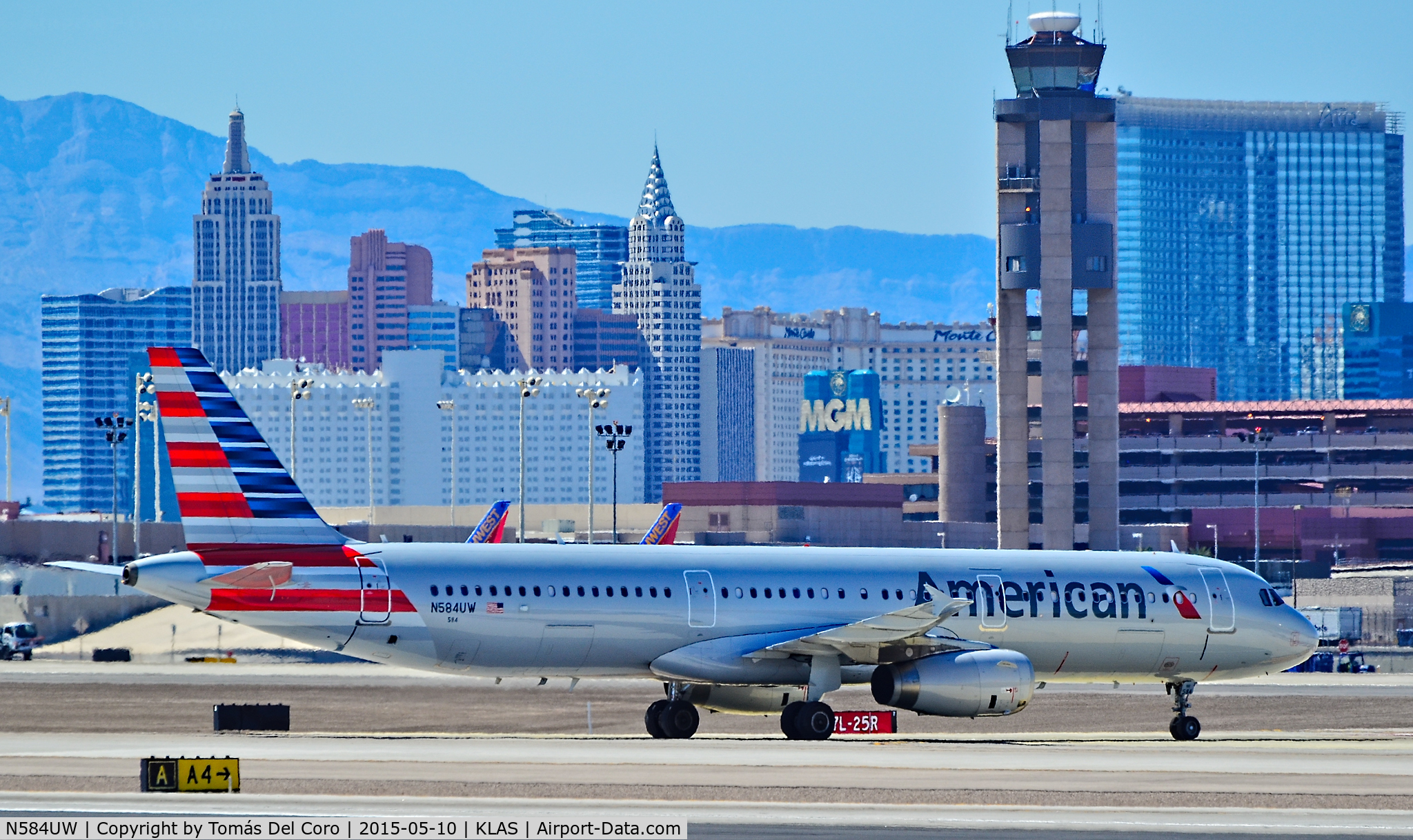 N584UW, 2014 Airbus A321-231 C/N 6194, N584UW American Airlines 2014 Airbus A321-231 - cn 6194 - Las Vegas - McCarran International Airport (LAS / KLAS)
USA - Nevada May 10, 2015
Photo: Tomás Del Coro