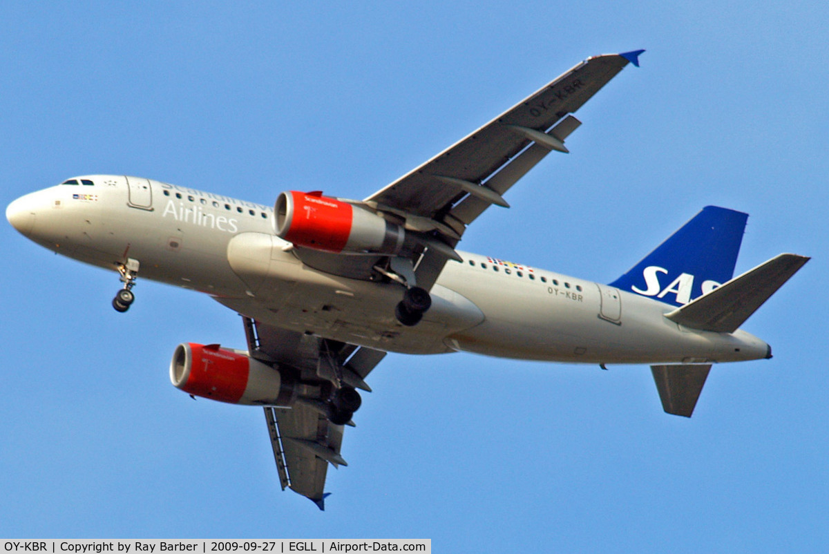 OY-KBR, 2007 Airbus A319-132 C/N 3231, Airbus A319-131 [3231] (SAS Scandinavian Airlines) Home~G 27/09/2009. On approach 27R.