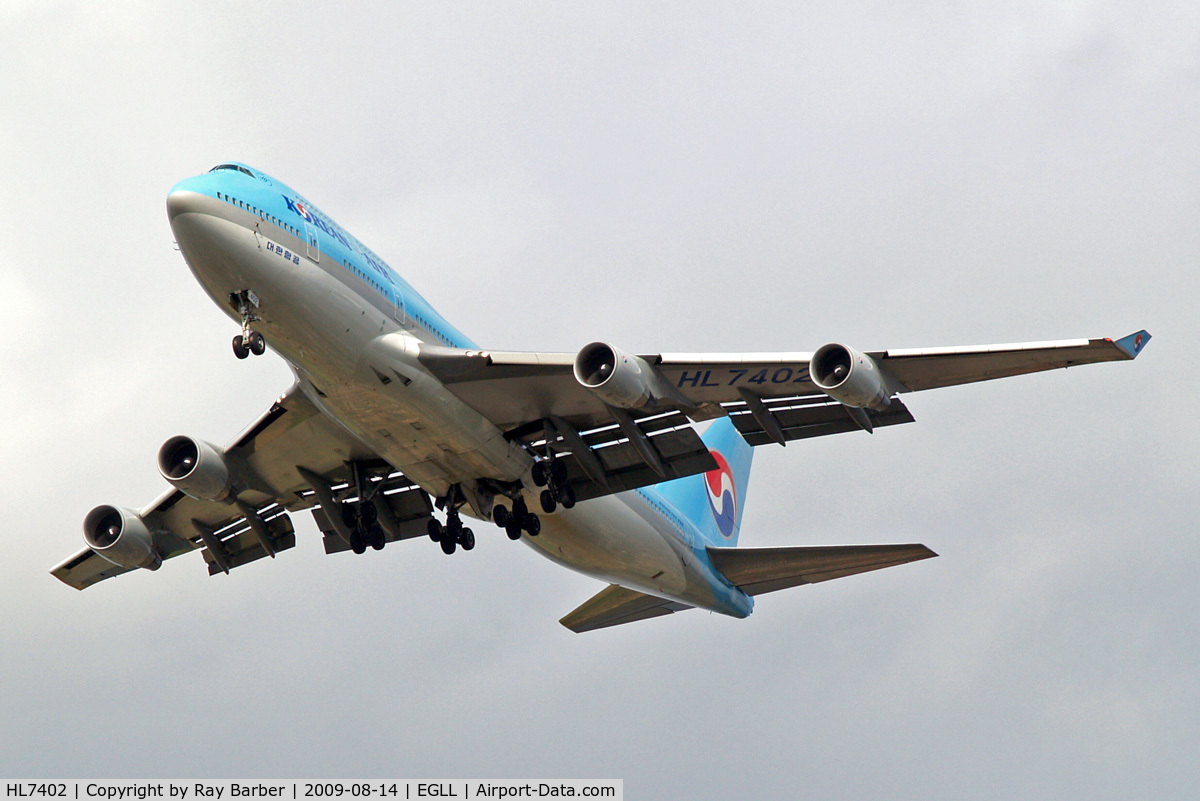 HL7402, 1998 Boeing 747-4B5 C/N 26407, Boeing 747-4B5 [26407] (Korean Air) Home~G 14/08/2009. On approach 27R.