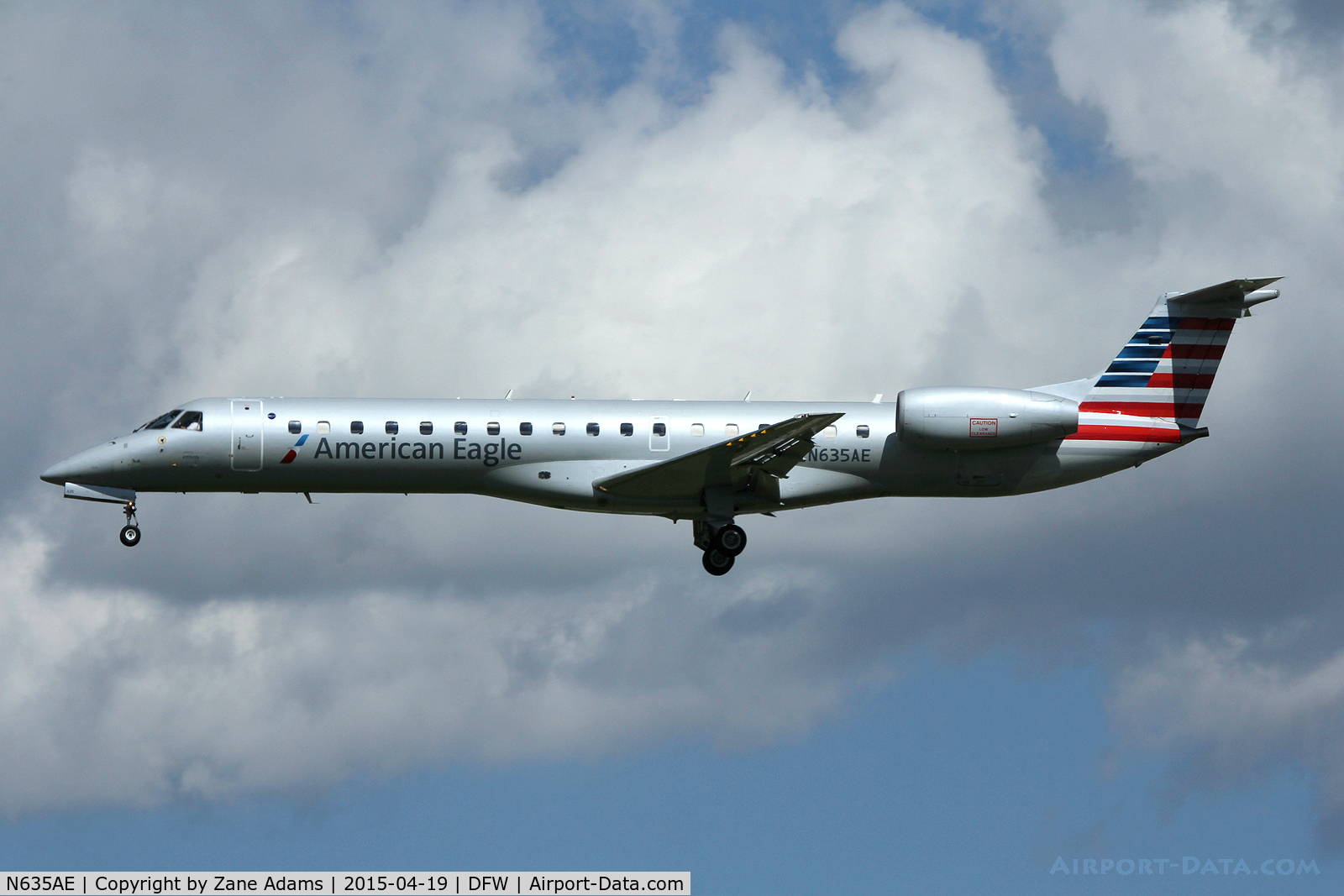 N635AE, 1999 Embraer ERJ-145LR (EMB-145LR) C/N 145158, Landing at DFW Airport