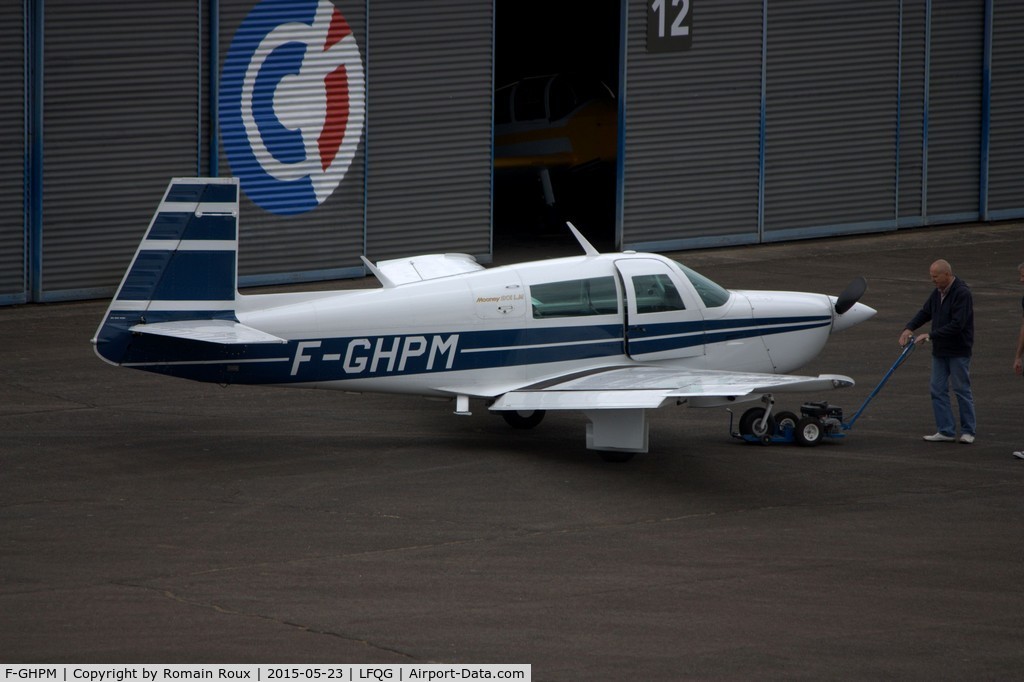 F-GHPM, Mooney M20J 201 C/N 24-1640, Parked