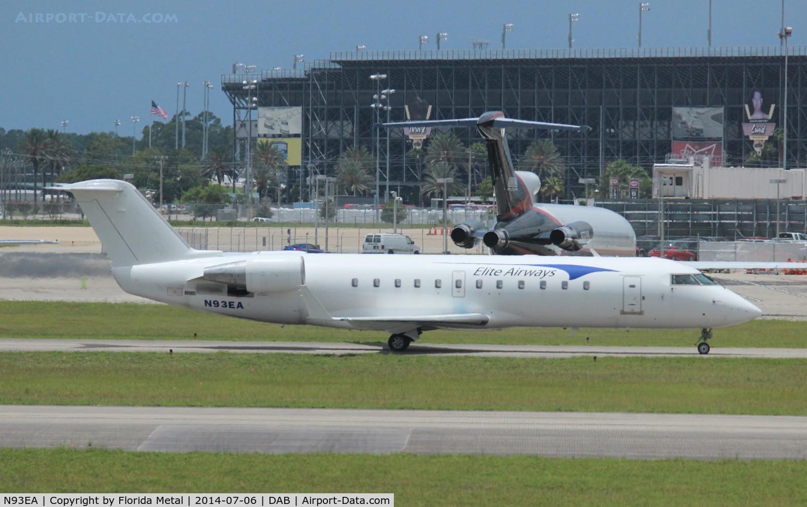 N93EA, Canadair CRJ-200ER (CL-600-2B19) C/N 7563, Elite Airways CRJ-200