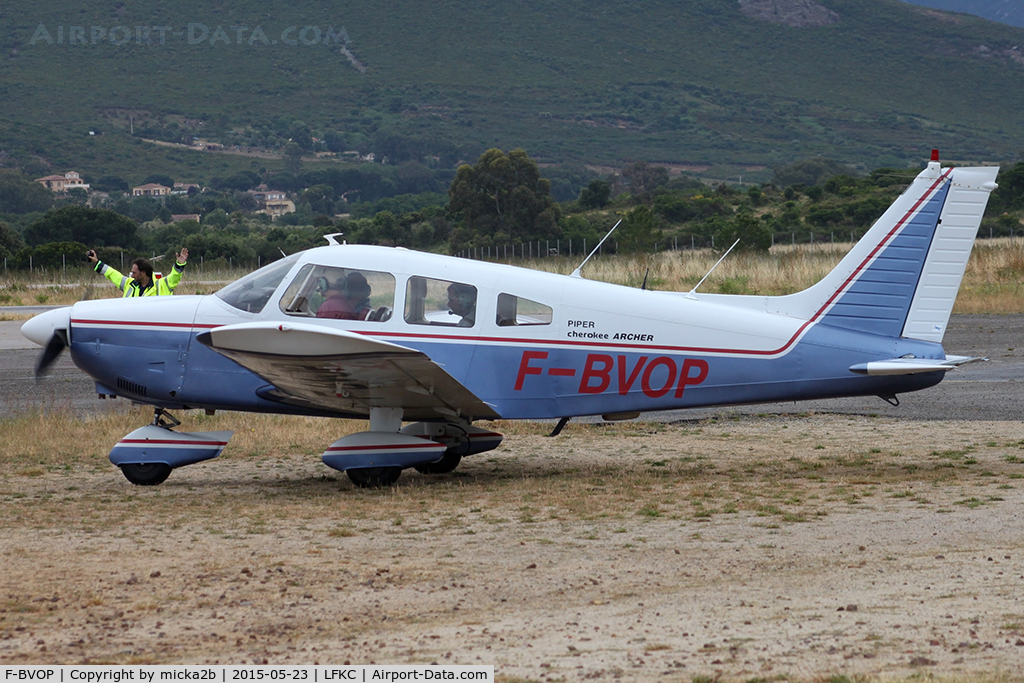 F-BVOP, Piper PA-28-180 Cherokee C/N 287405117, Taxiing
