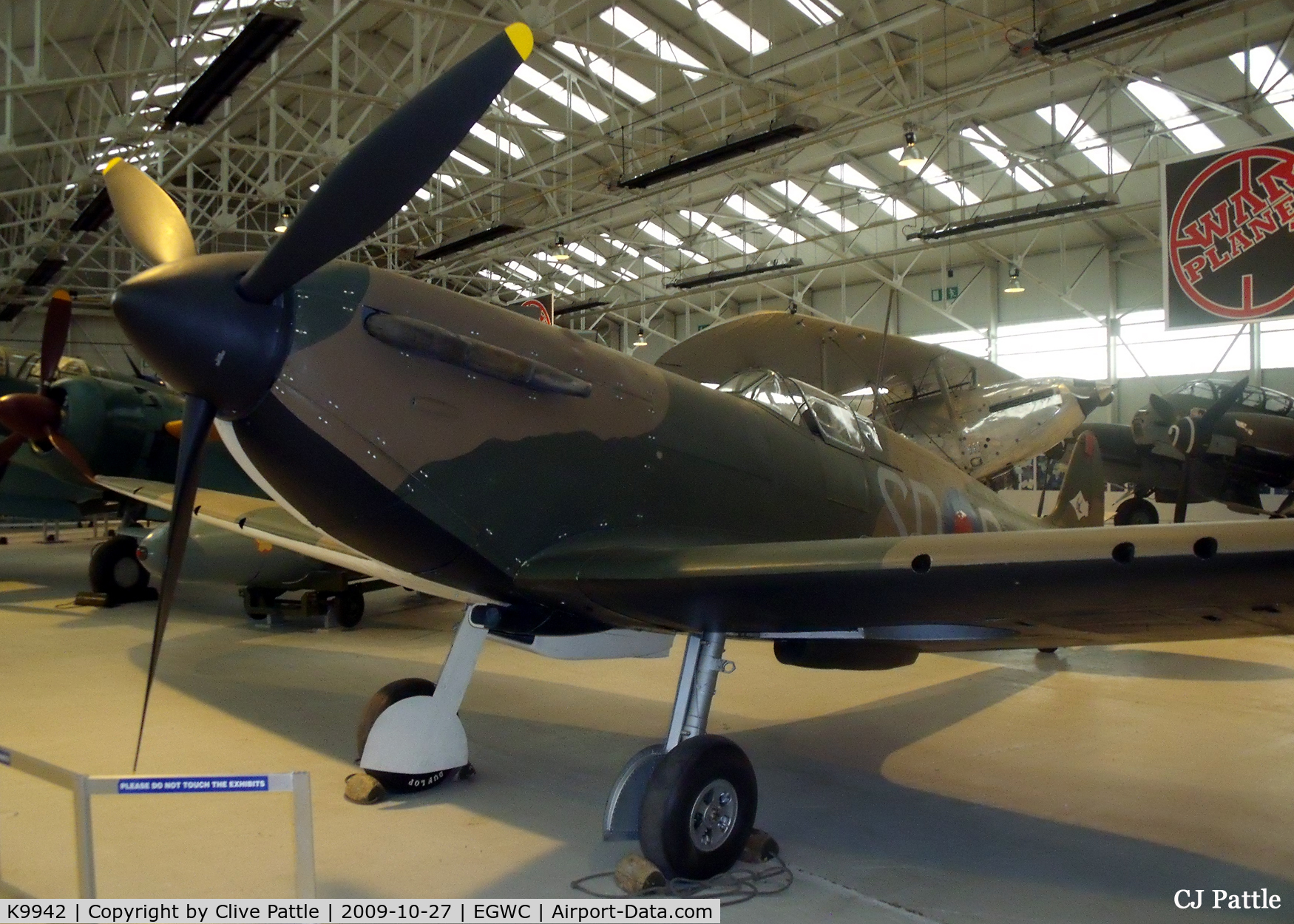 K9942, 1939 Supermarine Spitfire Mk IA C/N 6S/30225, On display at the RAFM Cosford in the colours of its original unit, 72 Sqn RAF coded SD-D