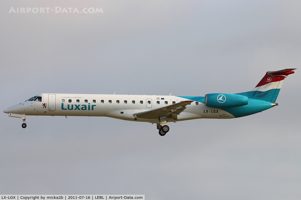 LX-LGX, 1999 Embraer EMB-145LU (ERJ-145LU) C/N 145147, Landing
