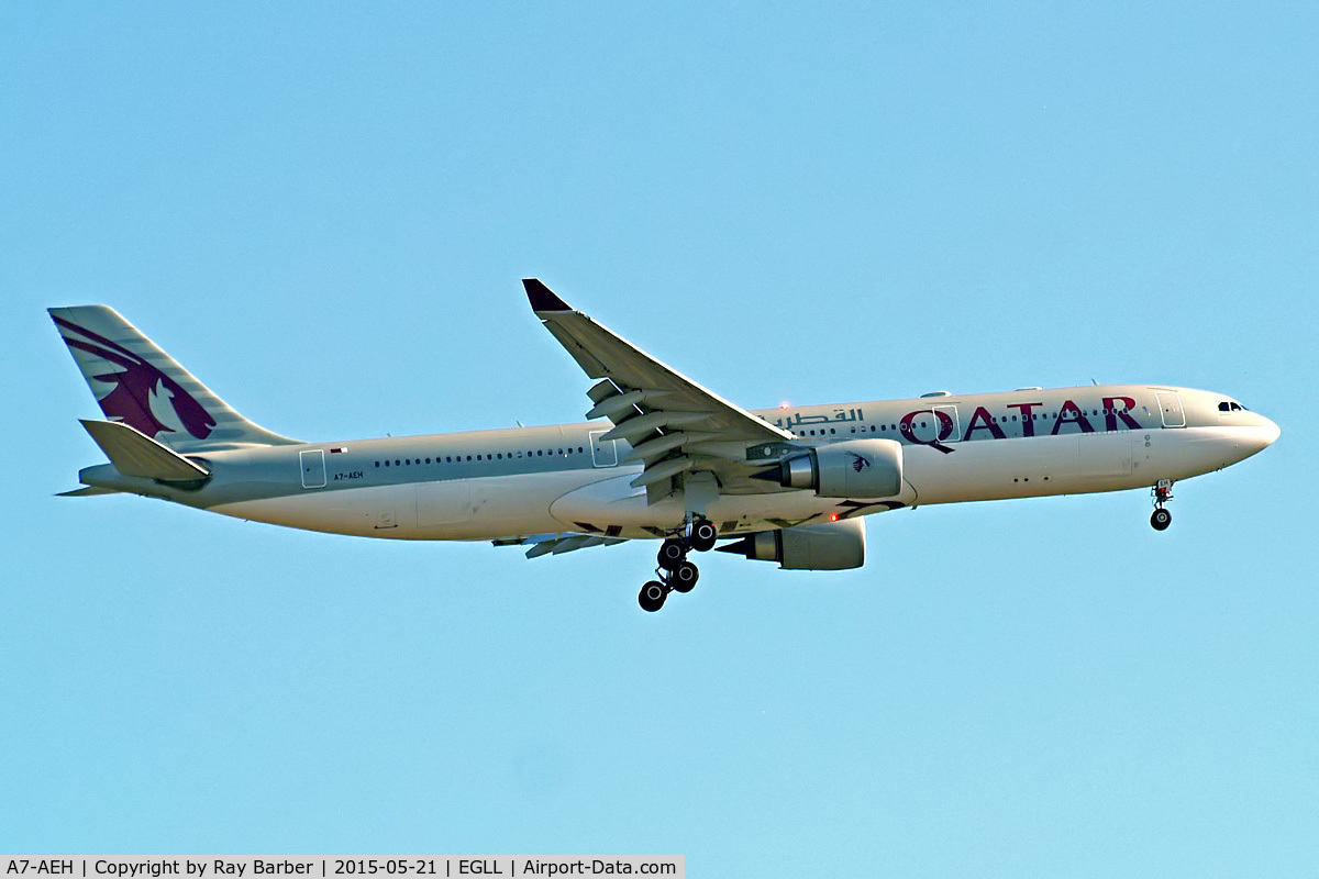 A7-AEH, 2006 Airbus A330-302 C/N 789, Airbus A330-302 [789] (Qatar Airways) Home~G21/05/2015. On approach 27L.