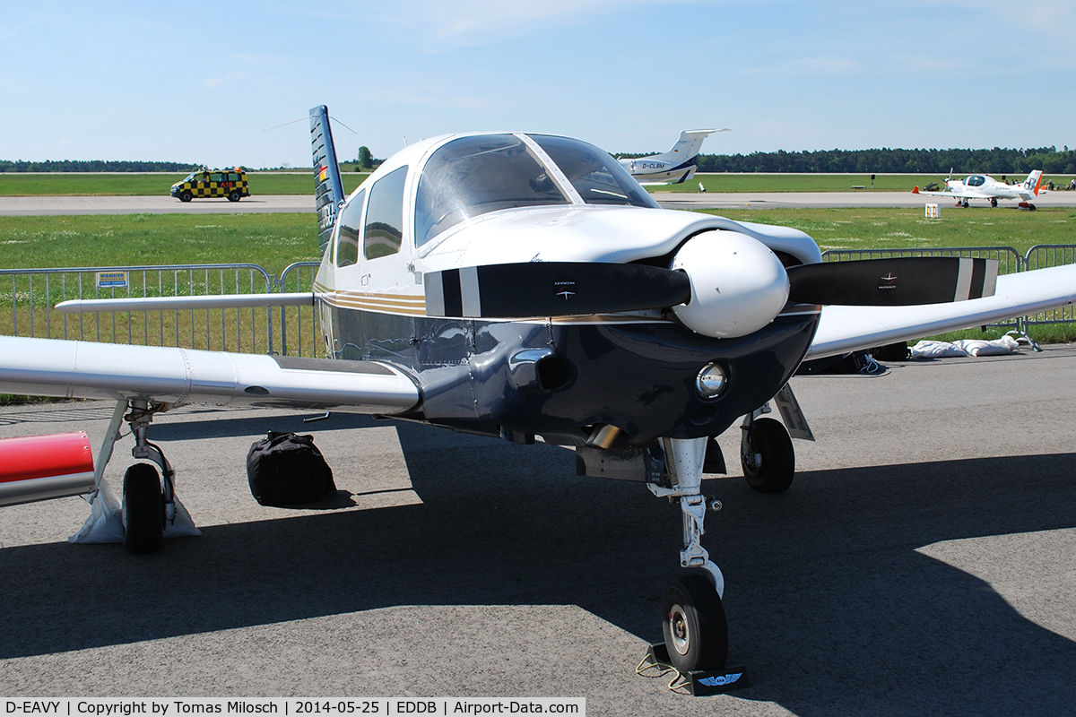 D-EAVY, 2005 Piper PA-28R-201 Cherokee Arrow III C/N 2844123, ILA 2014