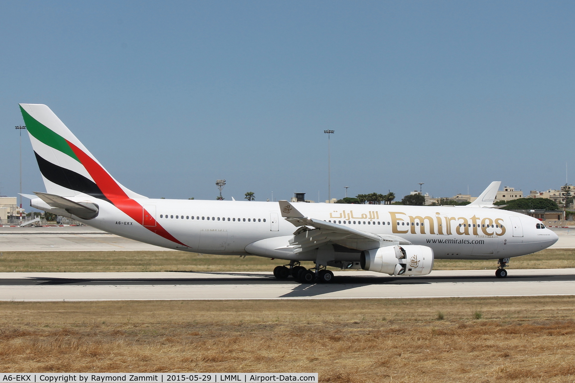 A6-EKX, 2000 Airbus A330-243 C/N 326, A330 A6-EKX Emirates Airlines