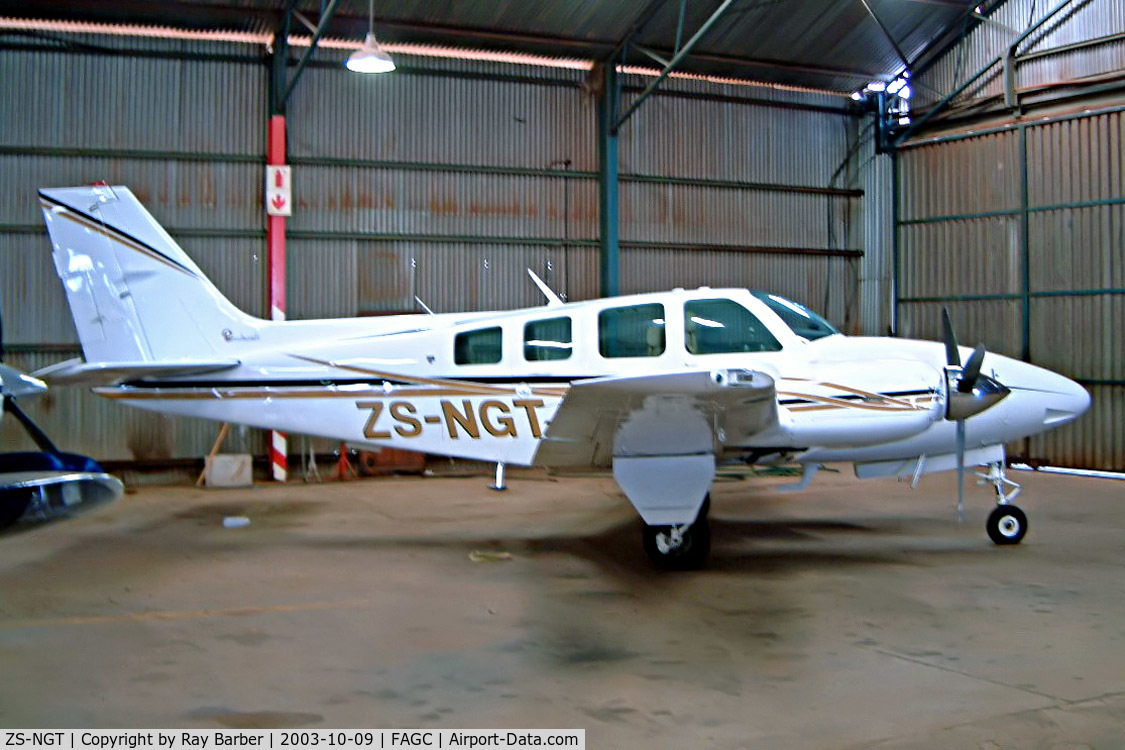 ZS-NGT, Beech 58 Baron C/N TH1266, Beech 58 Baron [TH-1266] Grand Central~ZS 09/10/2003