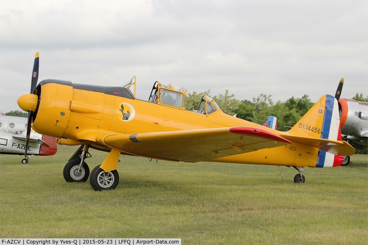 F-AZCV, 1951 North American T-6G Texan C/N 182-143, North American T-6G Texan, La Ferté-Alais airfield (LFFQ) Airshow 2015