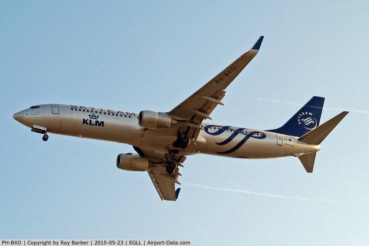 PH-BXO, 2001 Boeing 737-9K2 C/N 29599, Boeing 737-9K2 [29599] KLM (Royal Dutch Airlines) Home~G 23/05/2015. On approach 27R. Skyteam colours.