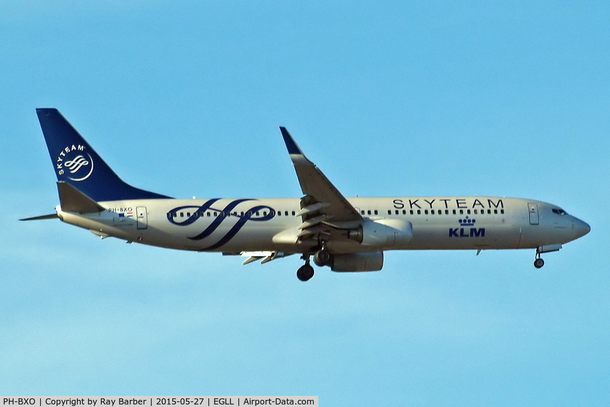 PH-BXO, 2001 Boeing 737-9K2 C/N 29599, Boeing 737-9K2 [29599] KLM (Royal Dutch Airlines) Home~G 27/05/2015. On approach 27L Skyteam colours.
