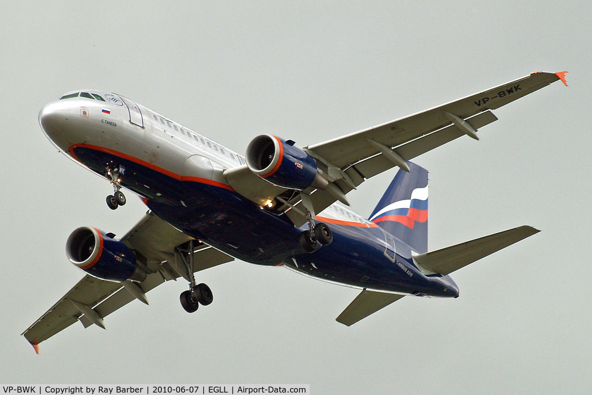 VP-BWK, 2004 Airbus A319-111 C/N 2222, Airbus A319-111 [2222] (Aeroflot Russian Airlines) Home~G 07/06/2010. On approach 27R.