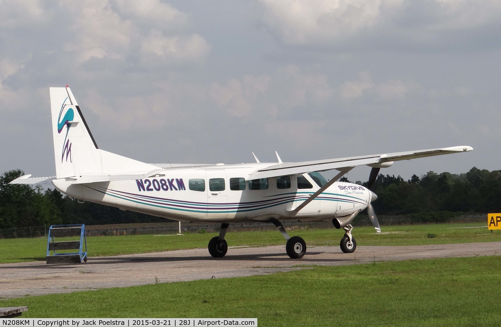 N208KM, 1989 Cessna 208 Caravan I C/N 20800150, C.208 of Skydive San Marcos at Palatka Airport Fla.