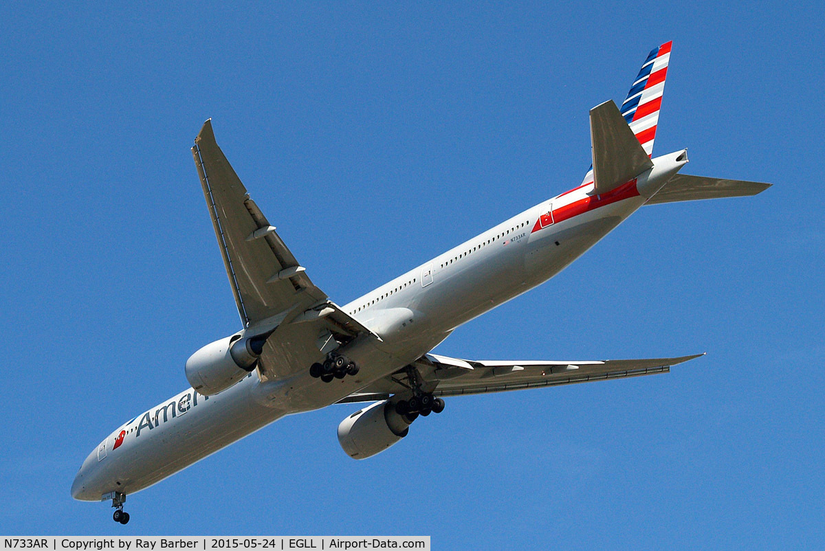 N733AR, 2015 Boeing 777-323/ER C/N 33524, Boeing 777-323ER [33524] (American Airlines) Home~G 24/05/2015. On approach 27R.