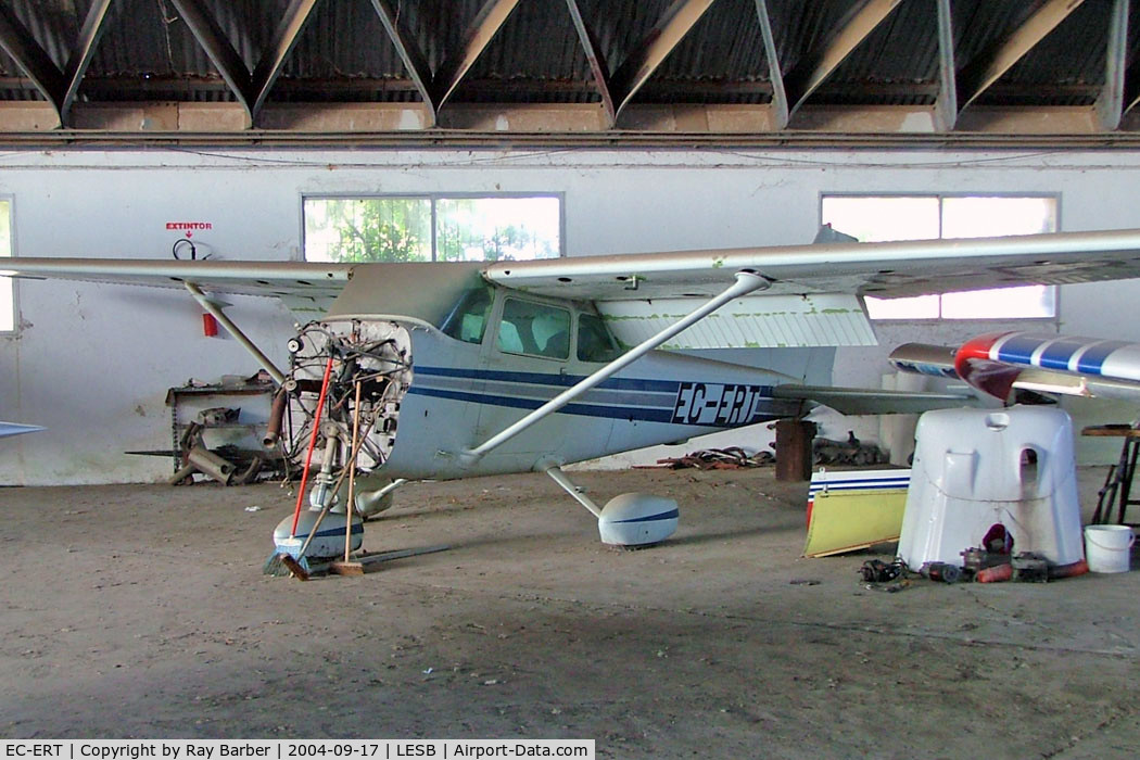 EC-ERT, Cessna 172N C/N 17271250, Cessna 172N Skyhawk [172-71250] Palma-Son Bonet~EC 17/09/2004