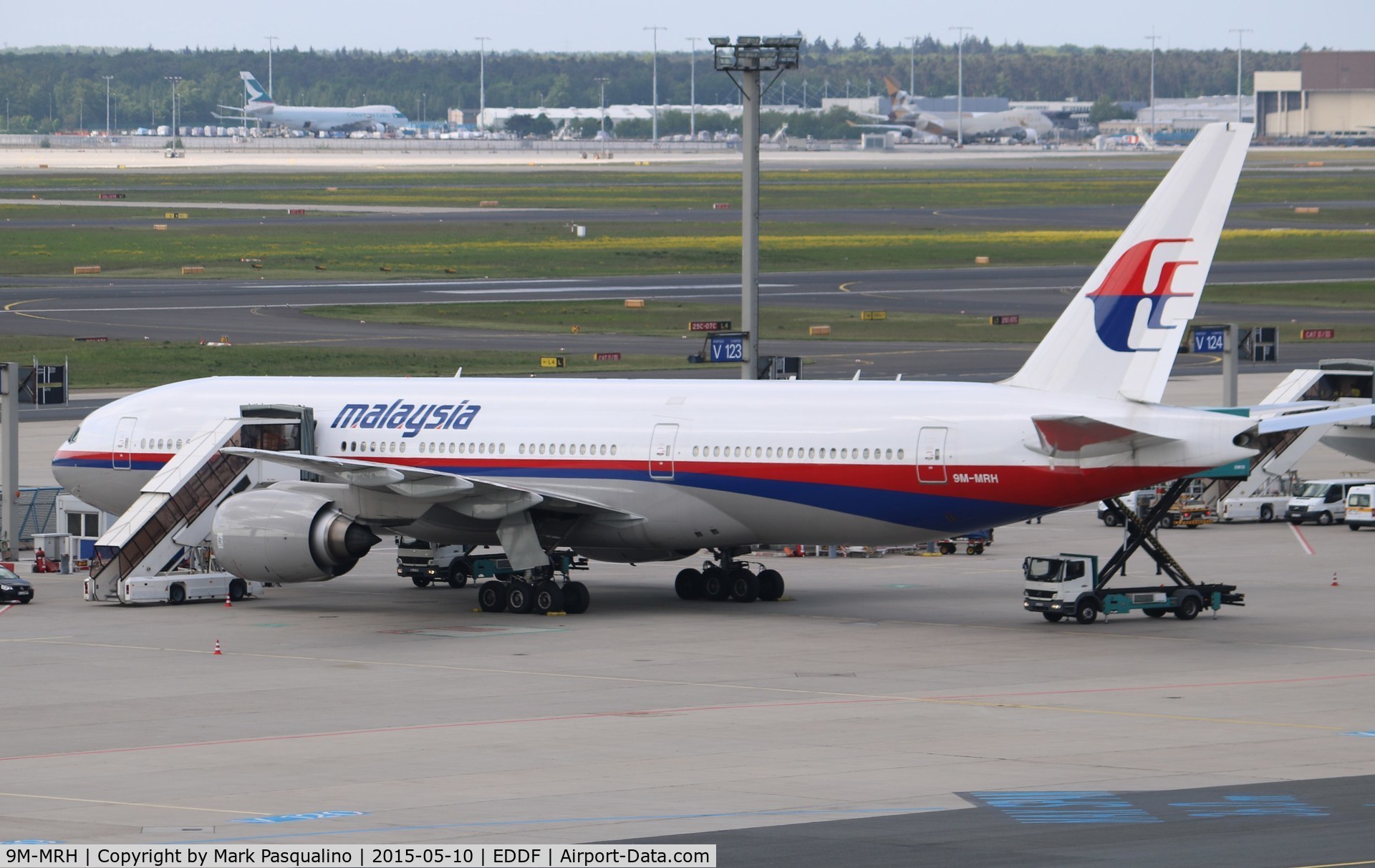 9M-MRH, 1998 Boeing 777-2H6/ER C/N 28415, Boeing 777-200ER