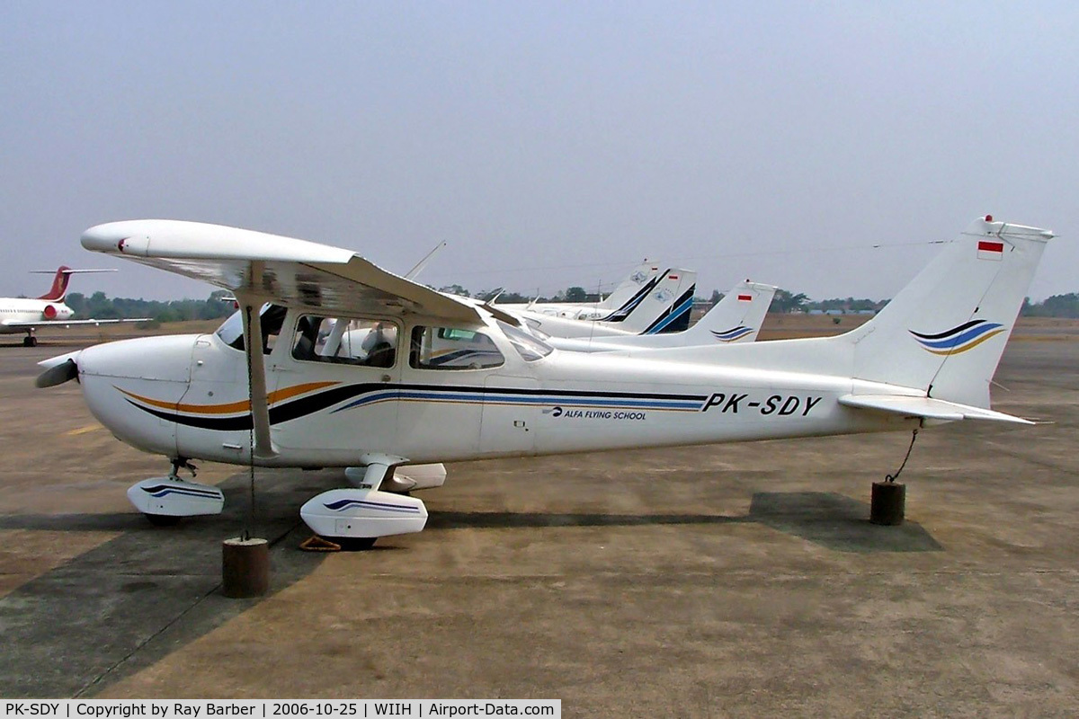 PK-SDY, Cessna 172N C/N 17268080, Cessna 172N Skyhawk [172-68080] (Alfa Flying School) Jakarta-Halim Perdanakusuma Int~PK 25/10/2006