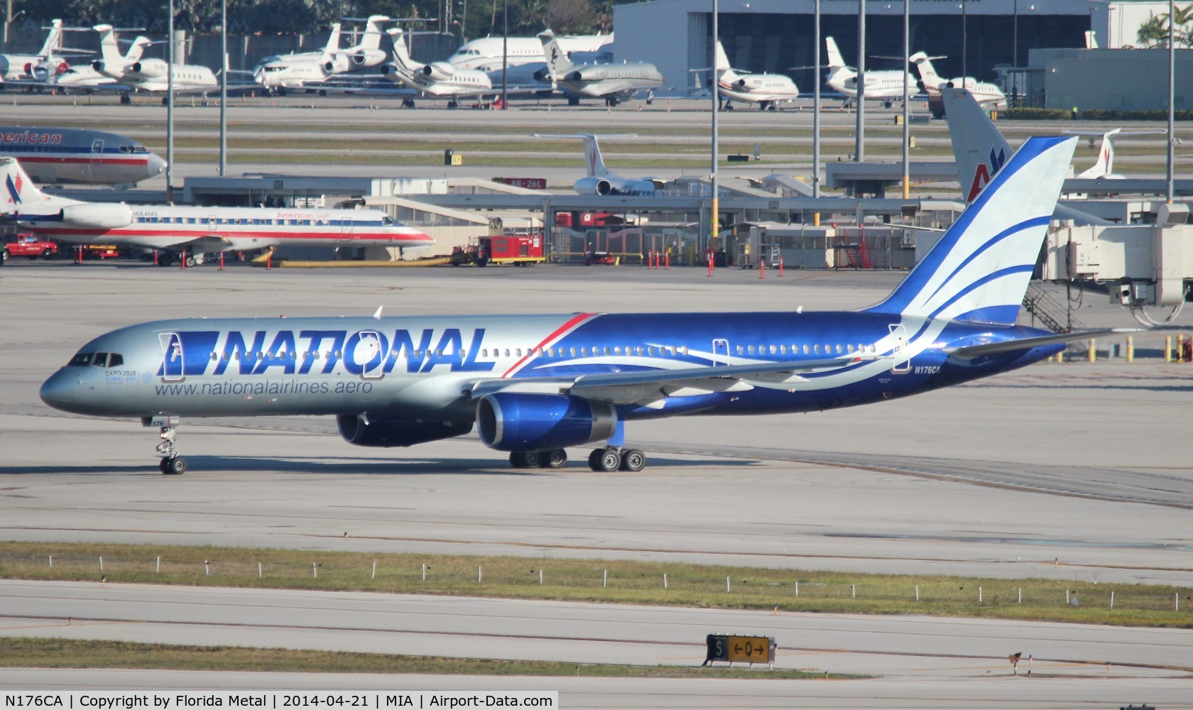 N176CA, 1990 Boeing 757-28A C/N 24543, National 757
