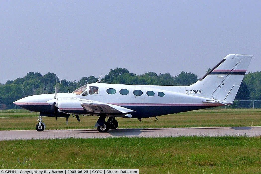 C-GPMM, 1977 Cessna 421C Golden Eagle C/N 421C0201, Cessna 421C Golden Eagle [421C-0201] Oshawa~C 25/06/2005