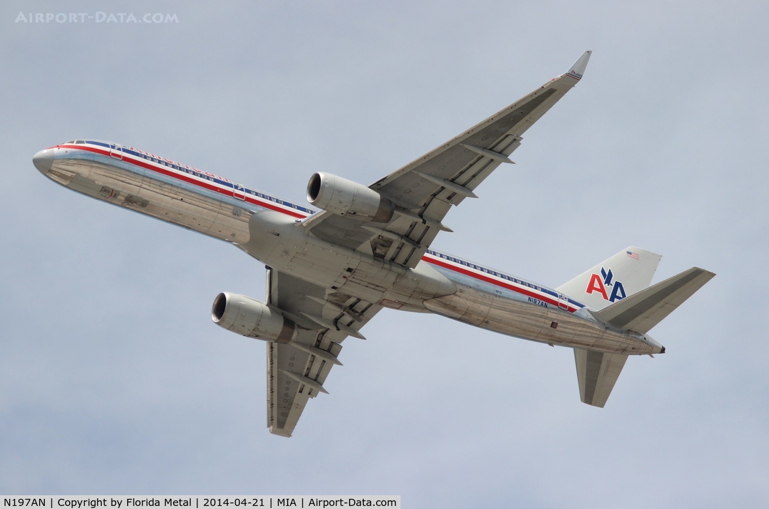 N197AN, 2001 Boeing 757-223 C/N 32391/988, American