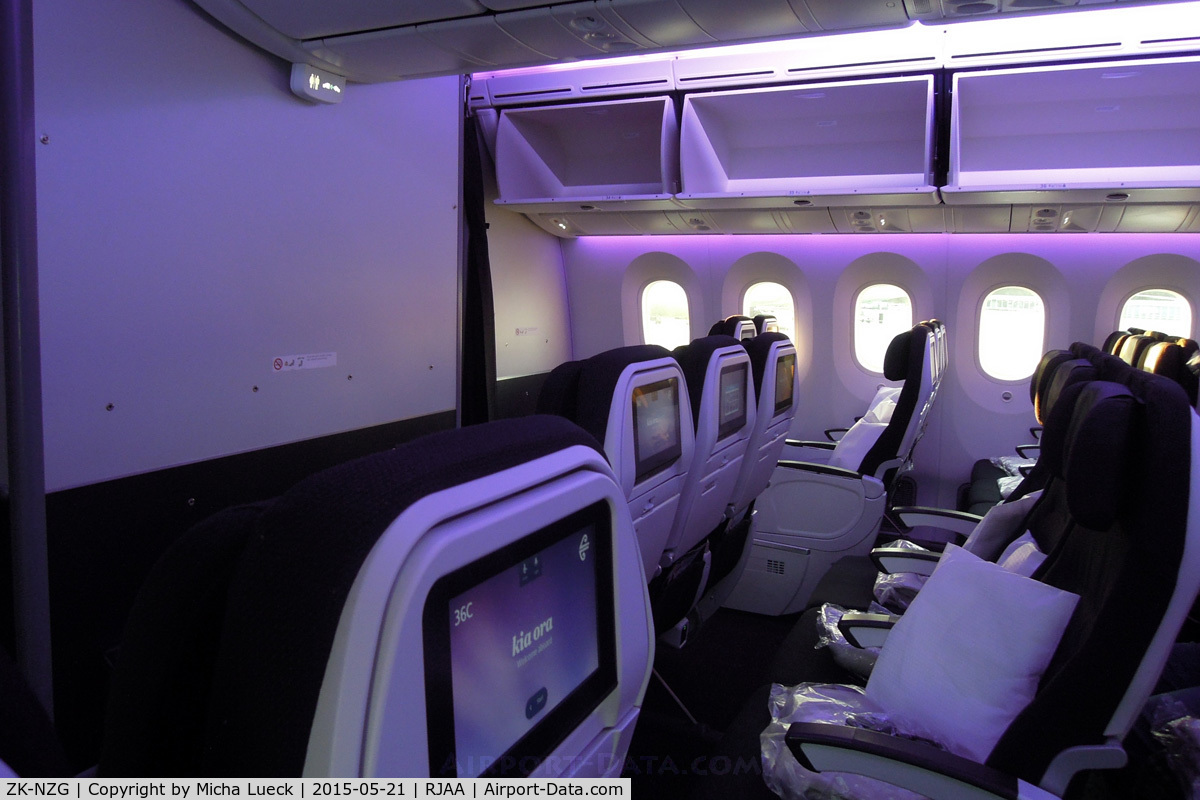 ZK-NZG, 2014 Boeing 787-9 Dreamliner Dreamliner C/N 37963, First rows behind Premium Economy
